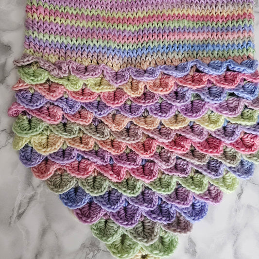 Mermaid_Scale_Puffy_Scarf front view unfolded