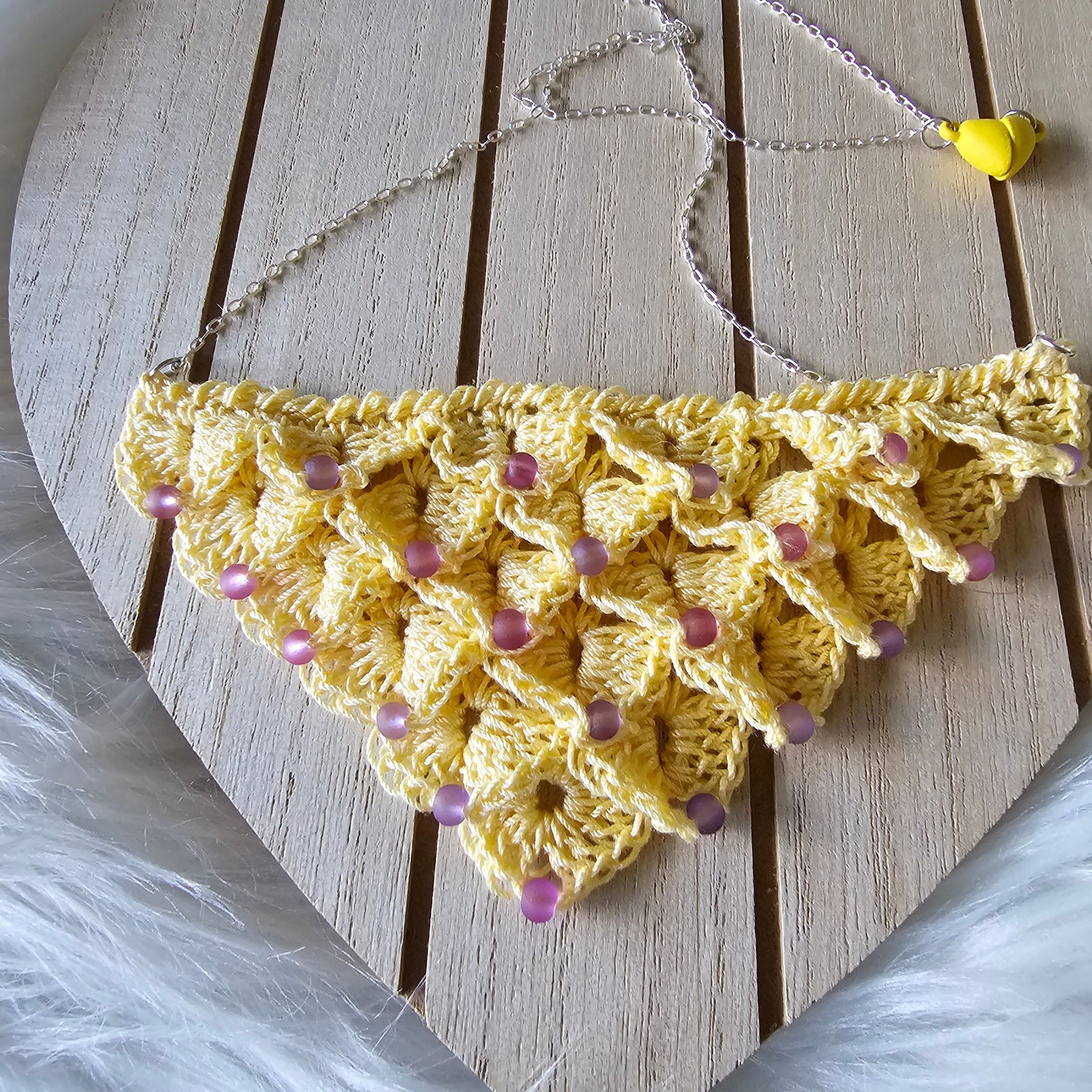 Mermaid scale necklace made with purple beads, yellow, cotton, yellow magnet clap