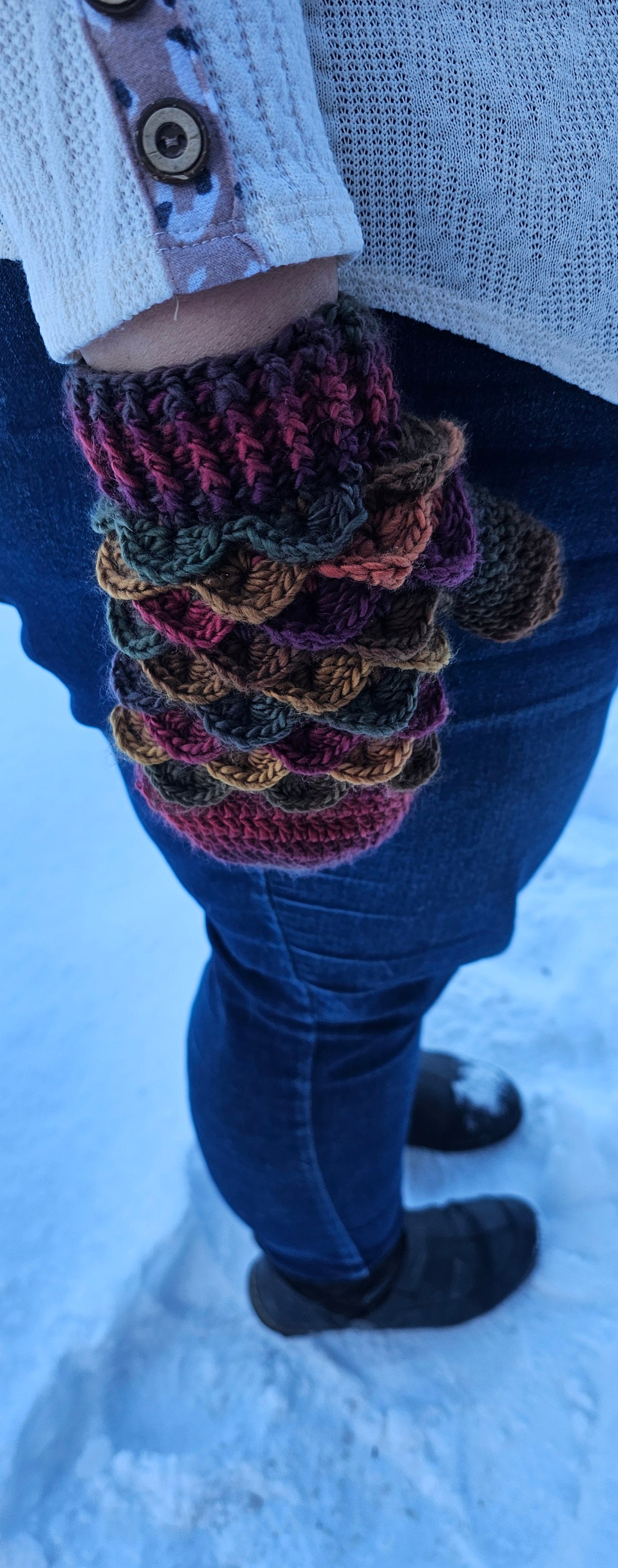 Mystic Mittens, Rainbow Colors, Gradient Yarn, mermaid scale, dragon scale