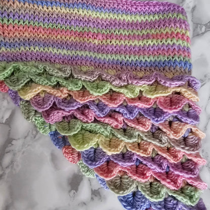 Mermaid_Scale_Puffy_Scarf  side view